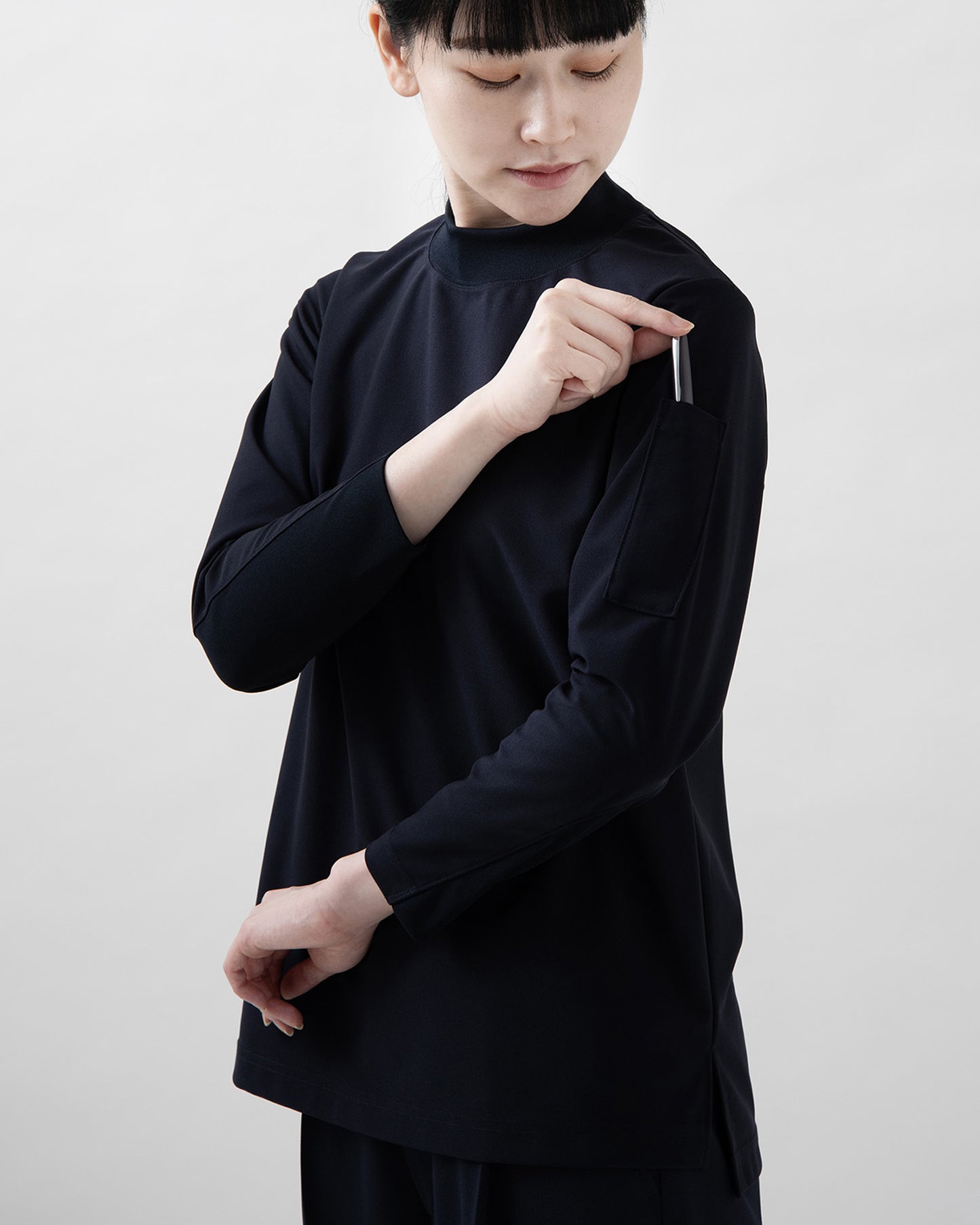 モックネック長袖ニットシャツ