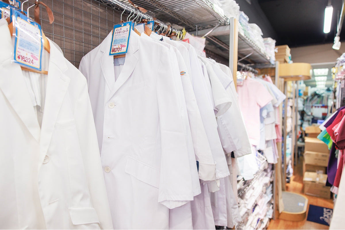 三光白衣 新宿本店